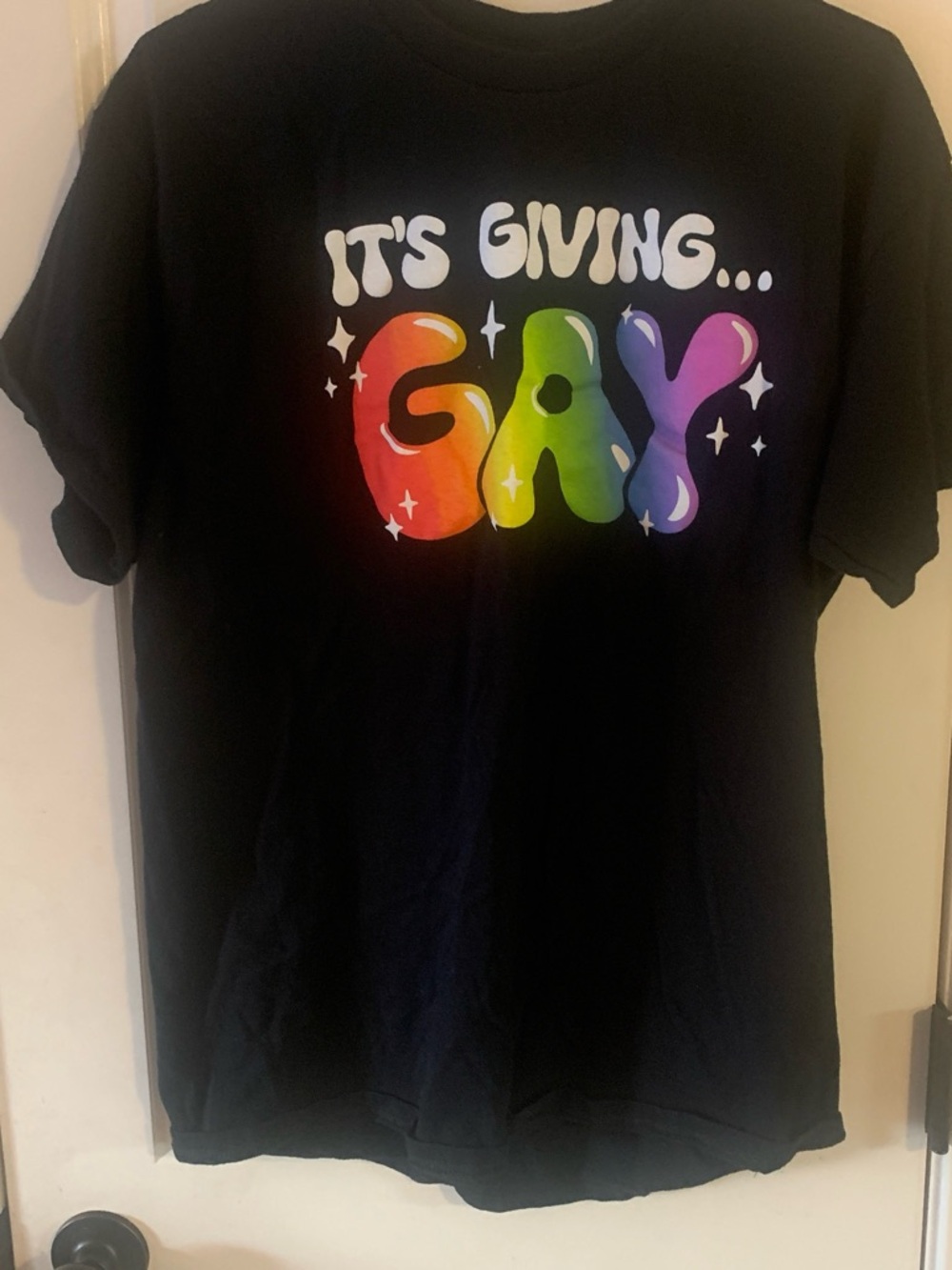 Hot Topic Black Short-Sleeve Tee with Rainbow "It's Giving... GAY" Graphic